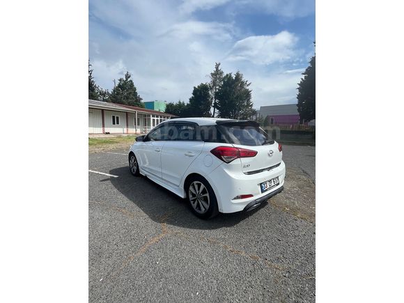 Sahibinden Hyundai i20 1.2 MPI Style 2015 Model 