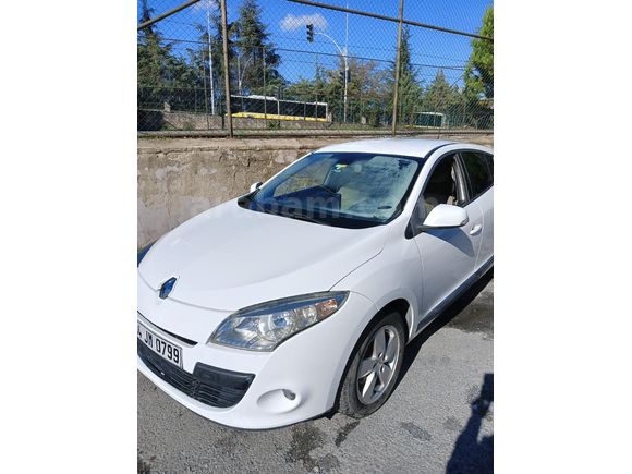 Sahibinden Renault Megane 1.5 dCi Expression 2012 Model  231.000 km Beyaz