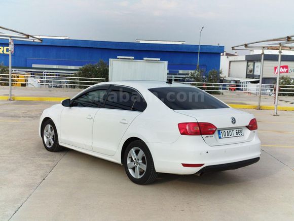 Sahibinden Volkswagen Jetta 1.6 TDi Highline 2012 Model