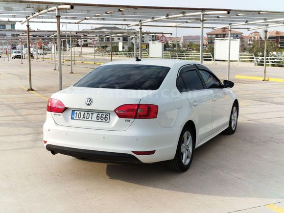 Sahibinden Volkswagen Jetta 1.6 TDi Highline 2012 Model