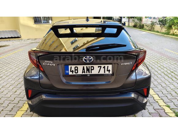 Sahibinden Toyota C-HR 1.8 Hybrid Flame 2023 Model 