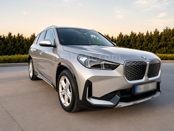 Bayandan Çok Temiz BMW iX1 eDrive20 X Line 2024 Model 