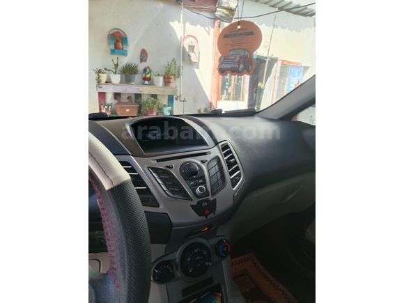 Sahibinden Ford Fiesta 1.25 Trend 2013 Model