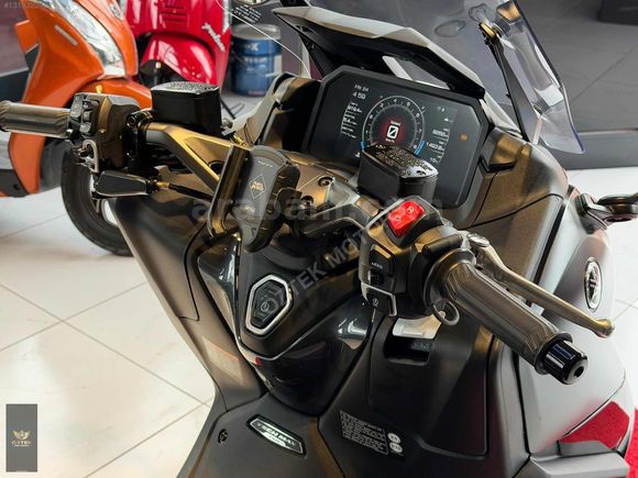 ÖZTEK MOTORSTAN YAMAHA TMAX 560 HATASIZ BOYASIZ TRAMERSİZ