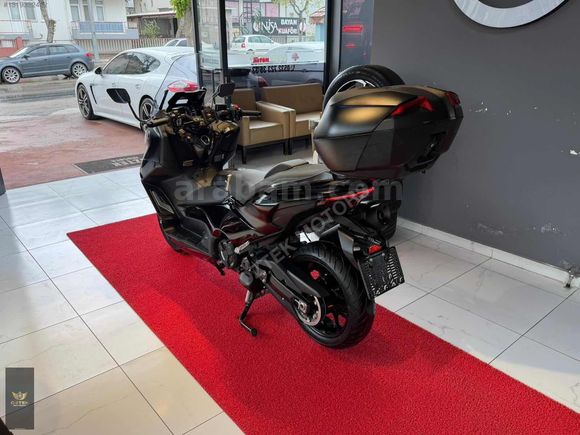 ÖZTEK MOTORSTAN YAMAHA TMAX 560 HATASIZ BOYASIZ TRAMERSİZ