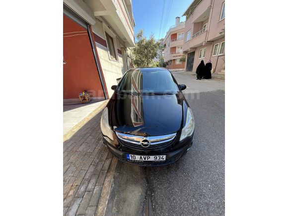 Sahibinden Değişensiz Düşük KM Opel Corsa 1.2 Essentia 2011 Model Balıkesir