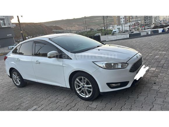 SON FİYATTIR!!! Öğretmenden Ford Focus 1.5 TDCi Style 2017 Model