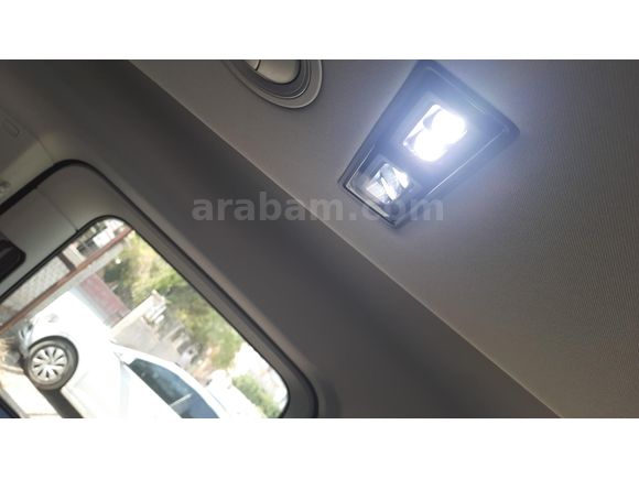 Memurdan 2025 trafiğe çıkışlı Volkswagen Caddy hatasız
