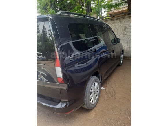 Memurdan 2025 trafiğe çıkışlı Volkswagen Caddy hatasız