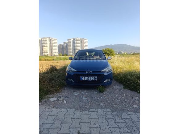 Sahibinden Hyundai i20 1.2 MPI Style 2014 Model  216.000 km Mavi