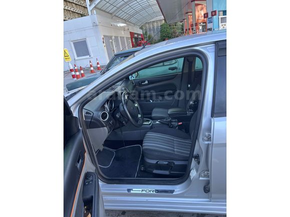2011 model Ford Focus 1.6 otomatik Benzin-LPG