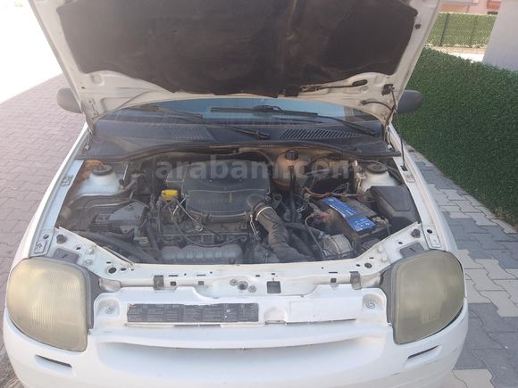 Sahibinden Renault Clio 1.4 RNA 2001 Model  325.000 km Beyaz