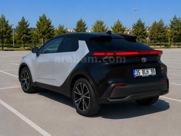 Sahibinden Toyota C-HR 1.8 Hybrid Passion X-Style 2023 Model İzmir