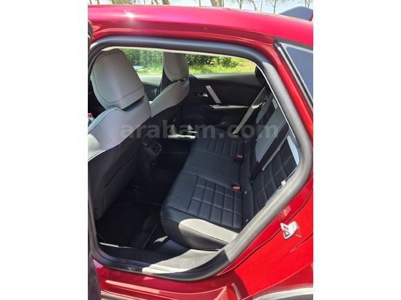 Sahibinden Citroen C4 X 1.2 PureTech Max 2025 Model  6001km Kırmızı sun roof