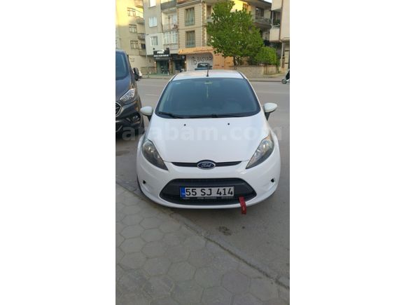 Sahibinden Ford Fiesta 1.4 TDCi Trend 2012 Model  149.000 km Beyaz