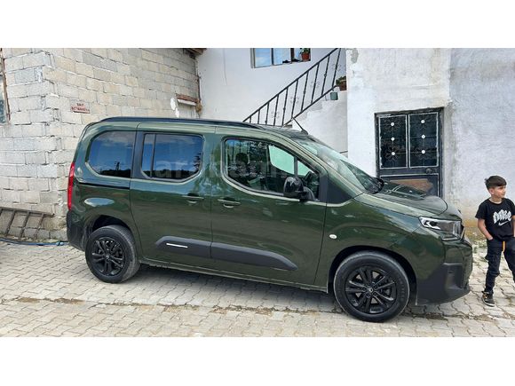 Sahibinden 2025 ÇIKIŞLI OTOMATİK Citroen Berlingo 1.5 BlueHDI Shine