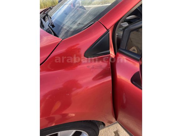 Sahibinden Renault Clio 0.9 TCe Icon 2015 Model

05357672049 