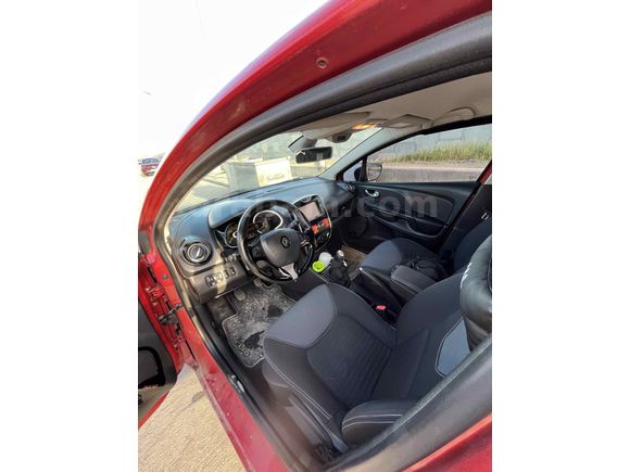 Sahibinden Renault Clio 0.9 TCe Icon 2015 Model

05357672049 