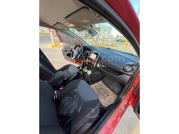 Sahibinden Renault Clio 0.9 TCe Icon 2015 Model

05357672049 
