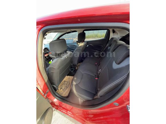 Sahibinden Renault Clio 0.9 TCe Icon 2015 Model

05357672049 