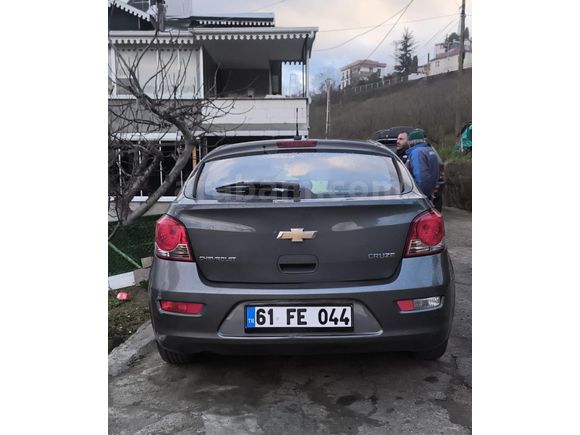 temiz Cruze 1.6 otomatik 2011 Model
