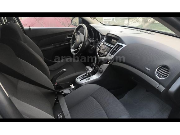 temiz Cruze 1.6 otomatik 2011 Model