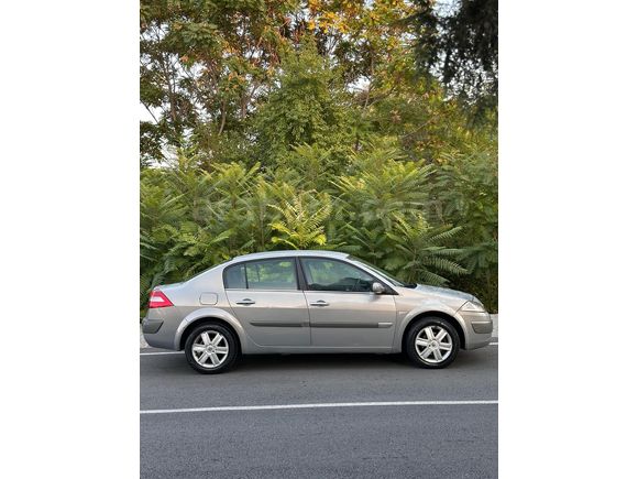 Sahibinden Renault Megane 1.5 dCi Dynamique 2005 Model  322.000 km Gri (Gümüş)