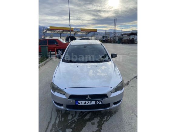 Sahibinden Mitsubishi Lancer 1.5 Inform 2010 Model 