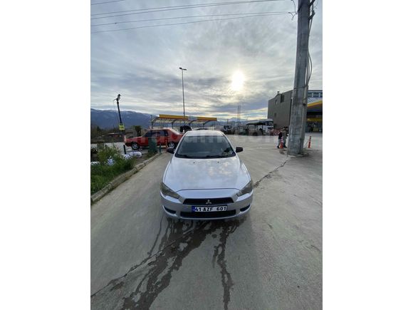 Sahibinden Mitsubishi Lancer 1.5 Inform 2010 Model 