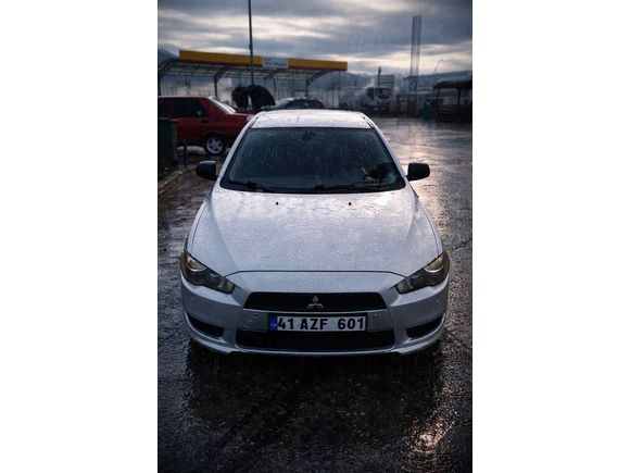 Sahibinden Mitsubishi Lancer 1.5 Inform 2010 Model 