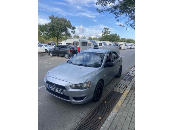Sahibinden Mitsubishi Lancer 1.5 Inform 2010 Model 