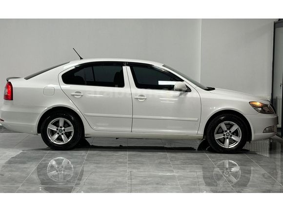 Sahibinden Skoda Octavia Ambıente 1.6 TDI   CR 2011 Model  217.000 km Beyaz