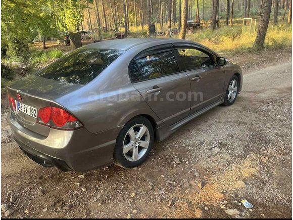 Sahibinden Honda Civic 1.6i VTEC Premium 2010 Model 