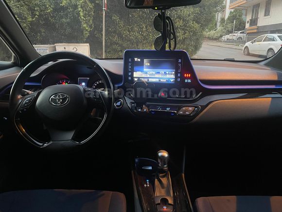 Sahibinden Toyota C-HR 1.2 Turbo Advance 2016 Model  125.000 km Gri (Gümüş)