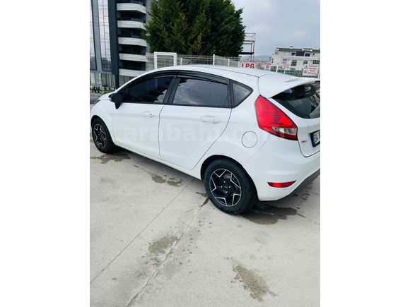 Sahibinden Ford Fiesta 1.4 TDCi Trend 2010 Model 