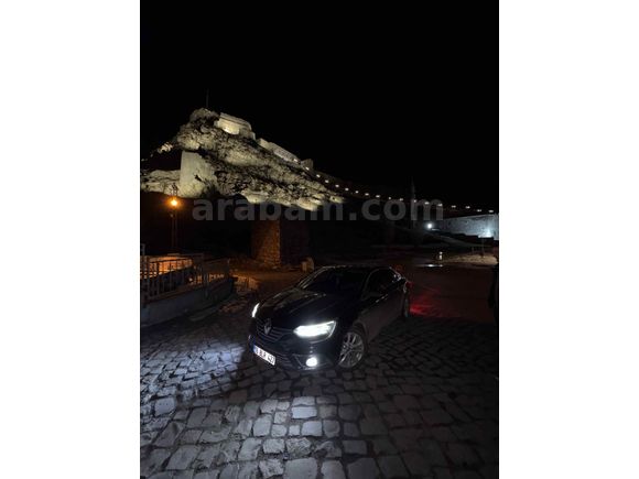 Sahibinden Renault Megane 1.5 dCi Icon 2018 Model  240.000 km Siyah
