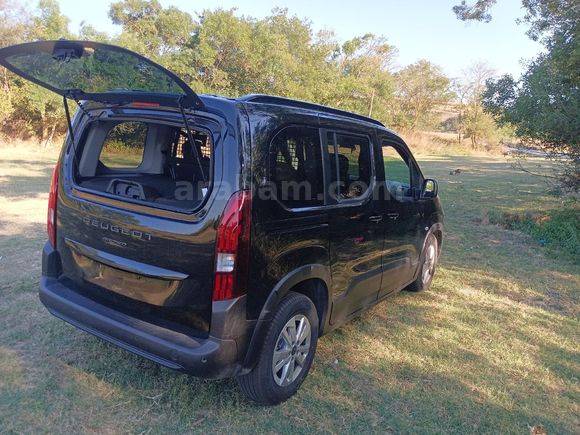 Sahibinden Peugeot Rifter 1.5 BlueHDI Allure 2025 Model