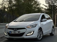 Sahibinden Hyundai i30 1.6 CRDi otomatik MOTORSİKLET TAKASLI 