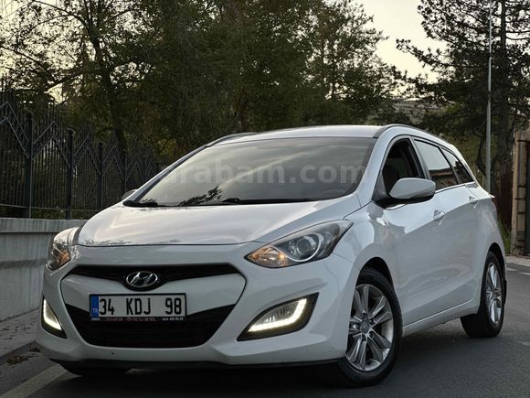 Sahibinden Hyundai i30 1.6 CRDi otomatik MOTORSİKLET TAKASLI 