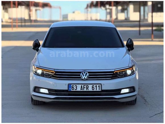 Sahibinden Volkswagen Passat 1.6 TDi BlueMotion Comfortline 2015 Model  232.000 km Beyaz