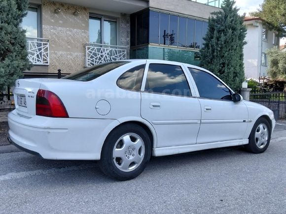 8 Yıllık Sahibinden Opel Vectra 2.0 CDX 2000 Model