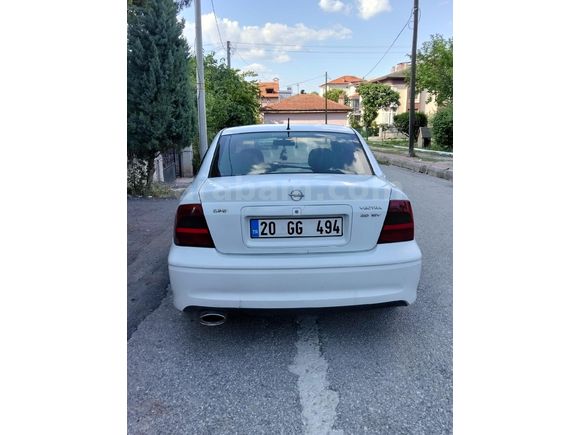 8 Yıllık Sahibinden Opel Vectra 2.0 CDX 2000 Model
