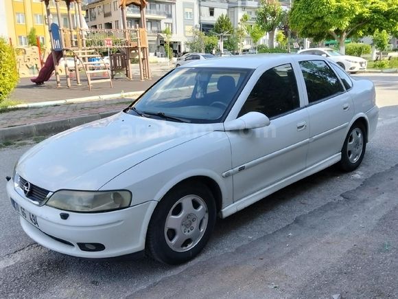 8 Yıllık Sahibinden Opel Vectra 2.0 CDX 2000 Model