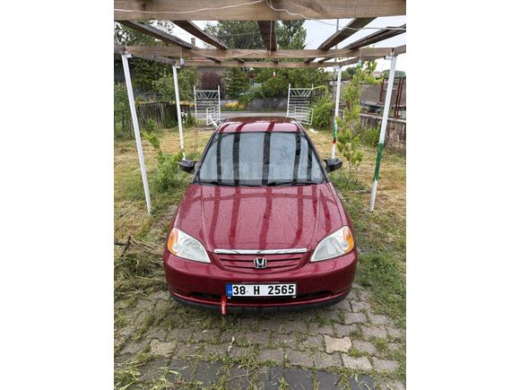Sahibinden bir parça boyalı Honda Civic 1.6 VTEC ES7 2003 Model 