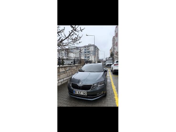 Sahibinden Skoda Octavia 1.6 TDI Style 2019 Model  247.000 km Füme