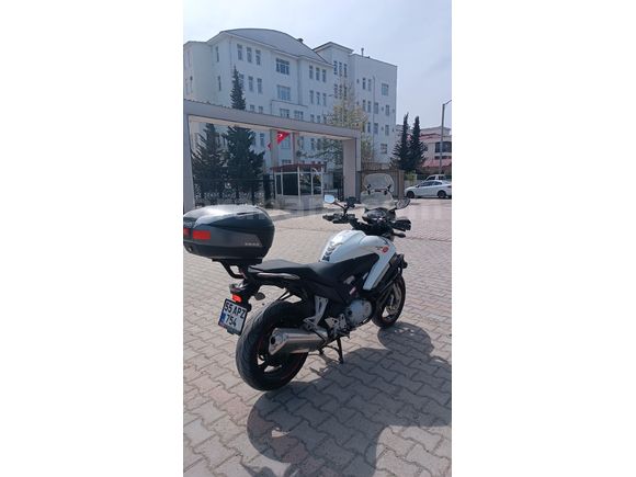 TEMİZ VFR 800 X CROSSRUNNER HIZLI OLAN ALIR.