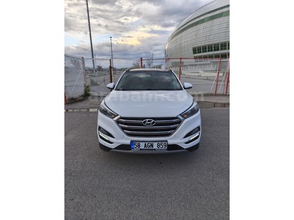Sahibinden Hyundai Tucson 1.6 T-GDi Elite Plus 2017 Model  119.000 km Beyaz