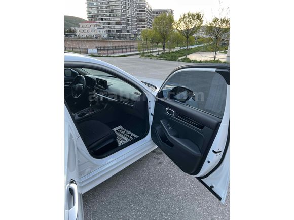 2. Sahibinden Honda Civic 1.5 i-VTEC Eco Executive Plus 2023 Model