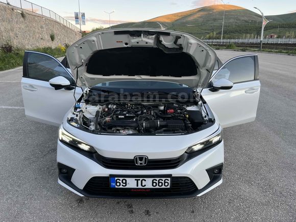 2. Sahibinden Honda Civic 1.5 i-VTEC Eco Executive Plus 2023 Model