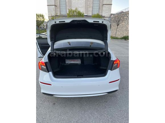 2. Sahibinden Honda Civic 1.5 i-VTEC Eco Executive Plus 2023 Model
